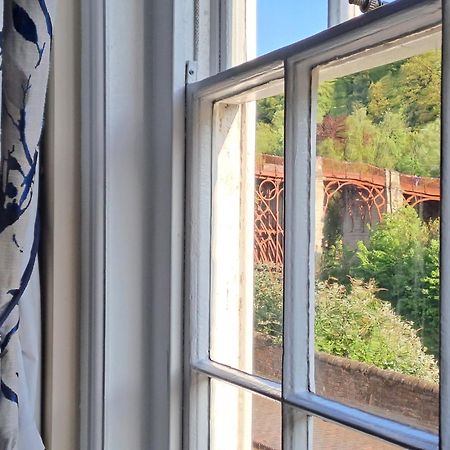 Ironbridge View Townhouse - Stunning View Of The Iron Bridge Uk Winner 2024 'Most Picturesque Self-Catering Holiday Home' Of The Year' & Winner '2024 Best Holiday Home In Shropshire' 外观 照片